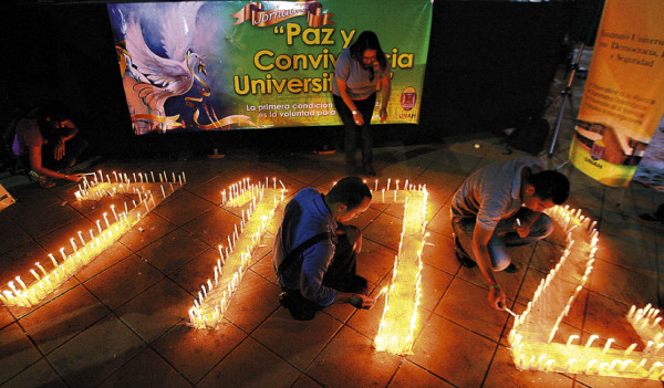 Universitarios lamentan 7,172 muertes de 2012