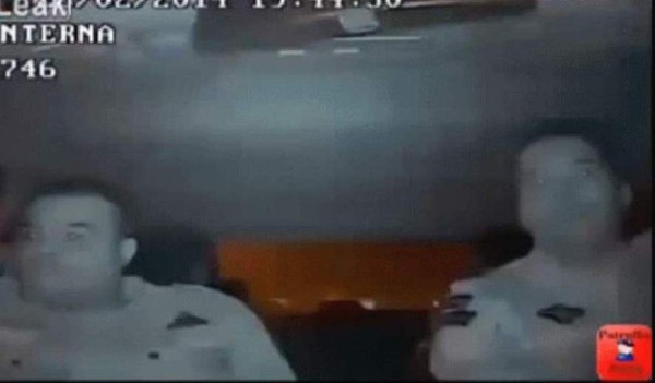 Acribillan a dos policías dentro de patrulla en Río de Janeiro, Brasil