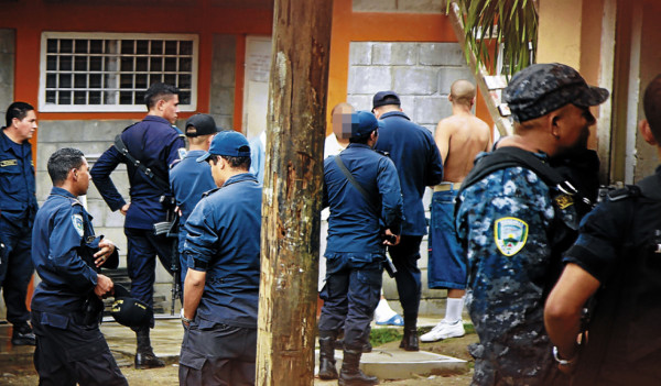 Amotinamiento en Centro de Menores El Carmen