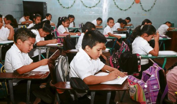 Desorden en distribución de plazas lacera educación en DC