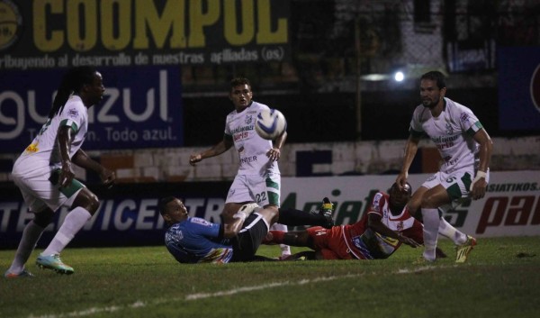 Bodden puso de cabeza el Excélsior y al Aceitero