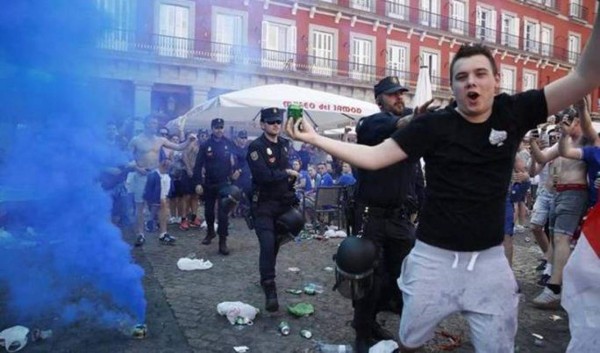 Ocho hinchas del Leicester ante un juez de Madrid por disturbios