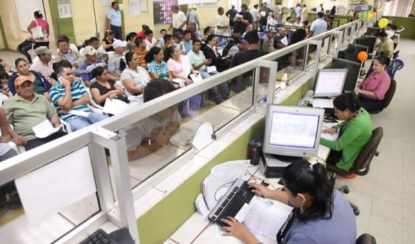 ¿Quiere solicitar su licencia de conducir? Estos son los pasos que debe seguir