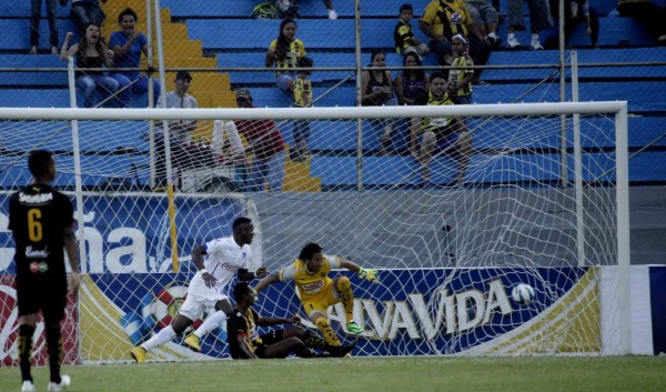 Olimpia se trajo un empate 1-1 ante Real España