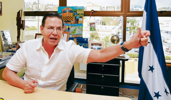 Árbitros hondureños en pie de guerra