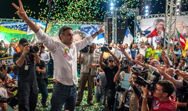 Rousseff amplió la ventaja sobre Neves en los sondeos