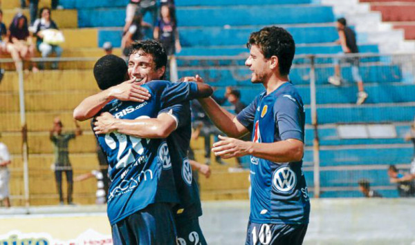 Victoria remonta y amarga al Motagua