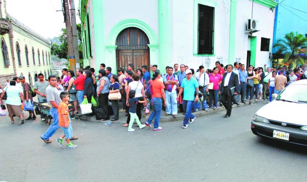 Apenas 12 unidades movilizan usuarios de once colonias