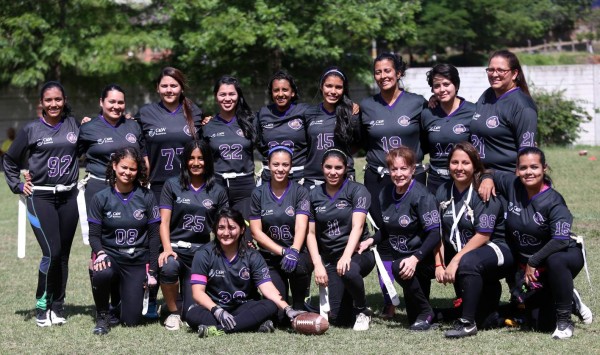 Flag Fooball, el deporte que atrae las chicas en Tegucigalpa