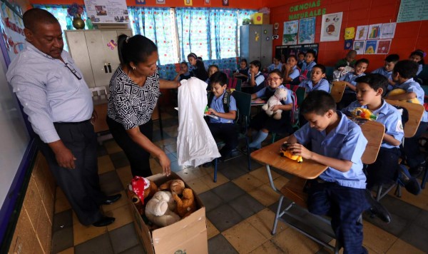 Escolares buscan dibujar sonrisas a través del valor de la solidaridad