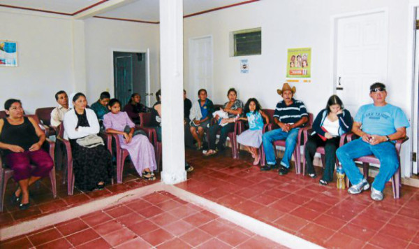 Manos cubanas devuelven la visión a miles de pacientes