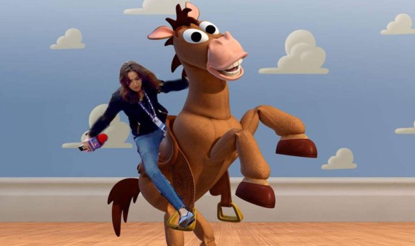 Despiden a periodista de TV Azteca bautizada como #LadyReportera