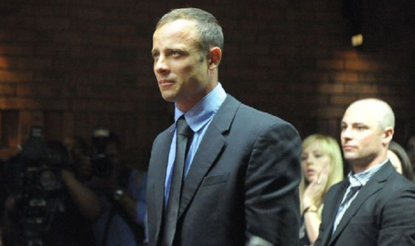 Pistorius agradece a quienes 'rezan' por él, tras su liberación bajo fianza