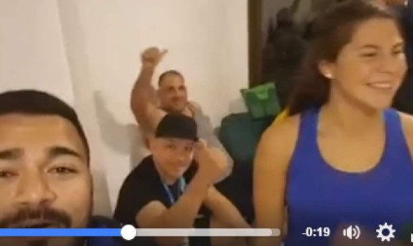 Delegación hondureña apoya a la selección de fútbol