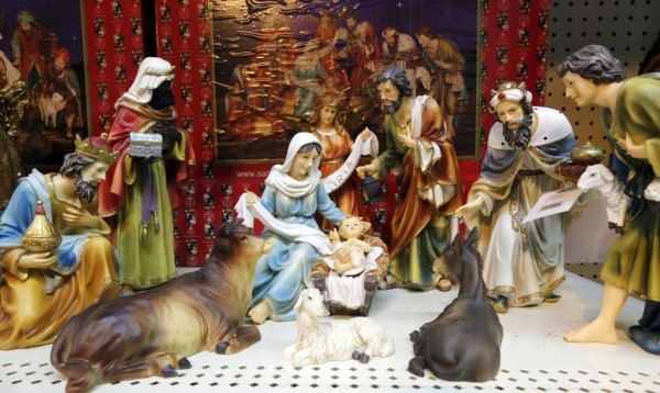 Frenesí navideño invade los comercios de la capital