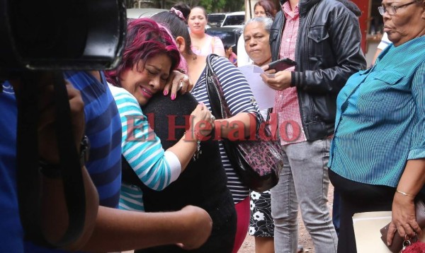 Doloroso momento cuando familiares reclamaron cuerpo del niño soterrado en Los Llanos