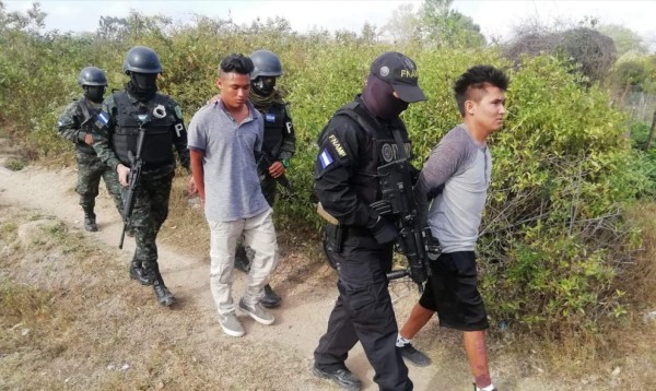 Armas, fajos de billetes y drogas: los decomisos a banda 'El Cosme'