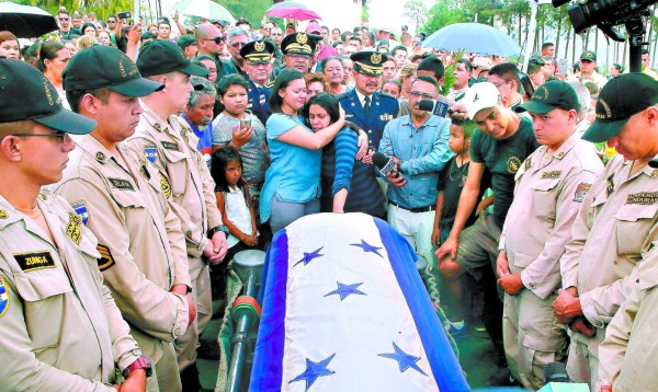 Despedidos con honores