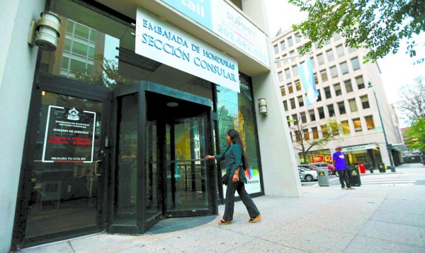 Catrachos tienen hasta 2020 para quedarse en EUA