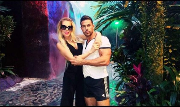 Así luce la escultural Lorena Herrera a sus 50 años