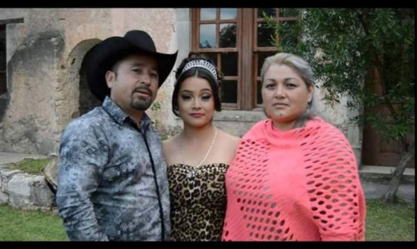 México: La fiesta de la quinceañera mexicana Rubí cambia de domicilio