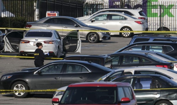 Dos minutos duró el tiroteo que dejó ocho muertos en Indianápolis (FOTOS)