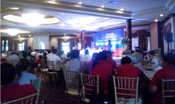 En foro promueven diálogo entre empresarios y trabajadores del sector maquila