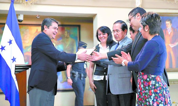 Honduras: Servidores públicos corruptos irán a la cárcel
