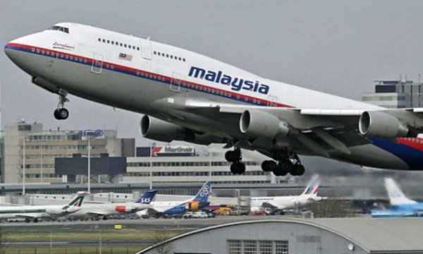 Malasia 'no tendrá descanso' hasta hallar el avión desaparecido