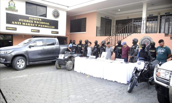 Armas, fajos de billetes y drogas: los decomisos a banda 'El Cosme'