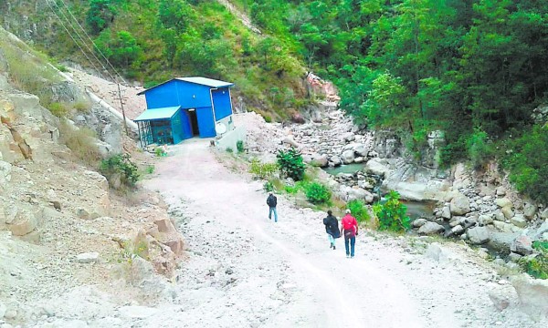 Bajo caudal en el río El Salto afecta a tres comunidades