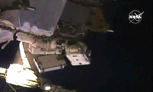 NASA: La histórica y primera caminata de dos mujeres en el espacio