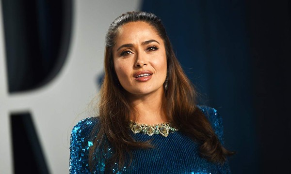 'Prefiero morir en casa', el calvario de Salma Hayek tras complicarse por el covid-19