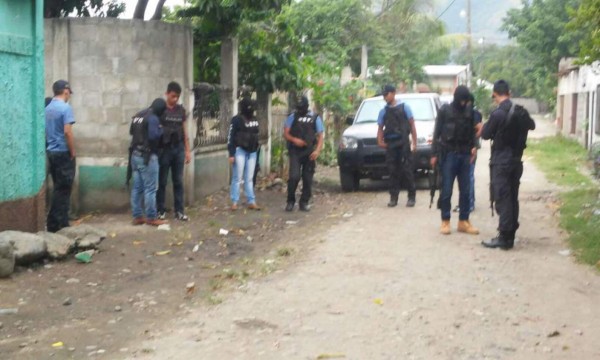 Capturan a cinco presuntos pandilleros en el sector de Chamelecón