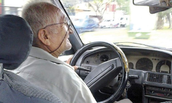 Tercera edad al volante: ¿hasta cuándo conducir?