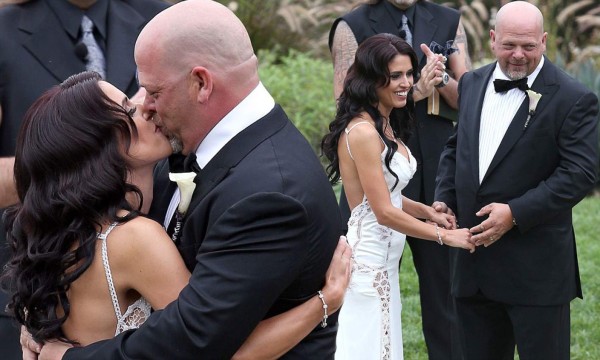 Sensual y bella novia de Rick Harrison del Precio de la Historia