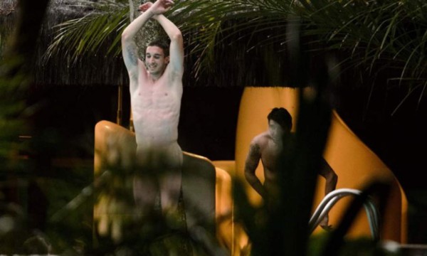 &nbsp;Captan a futbolistas croatas desnudos en la piscina del hotel