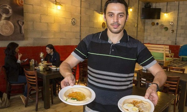 Descuento para judíos y árabes que coman juntos