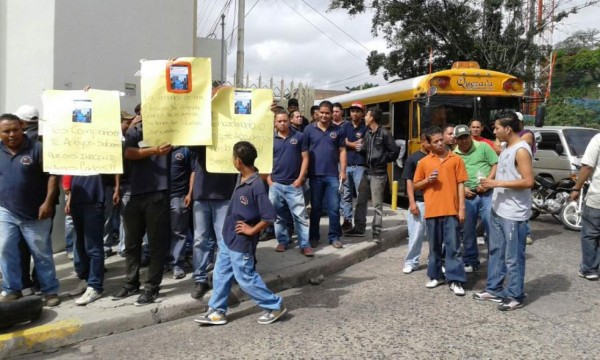 Bajo amenazas, transportistas piden en Juzgados liberación de motorista