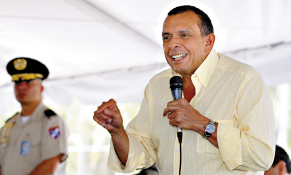 No basta nombrar director y decir depuración en marcha