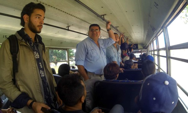 El director de Transporte padece suplicio del servicio