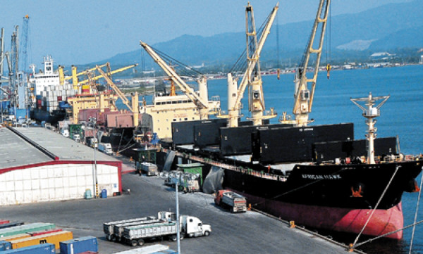 Trabajadores urgen sanear Empresa Nacional Portuaria