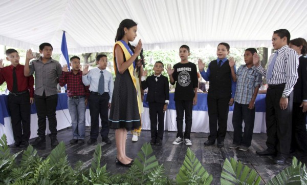 Los niños piden seguridad vial cerca de escuelas