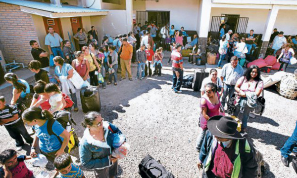 Abarrotan terminales de transporte
