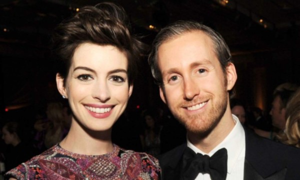 La actriz Anne Hathaway estaría embarazada de su primer hijo
