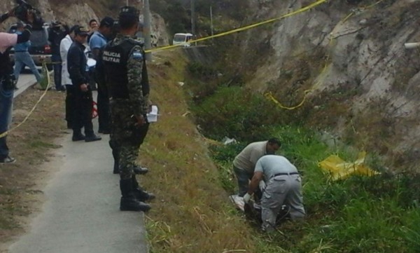 Hallan una persona muerta en la colonia Arturo Quezada