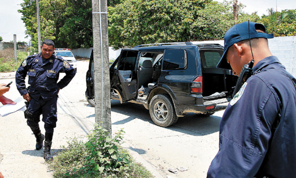 Raptan a menor, matan a joven y roban dos autos