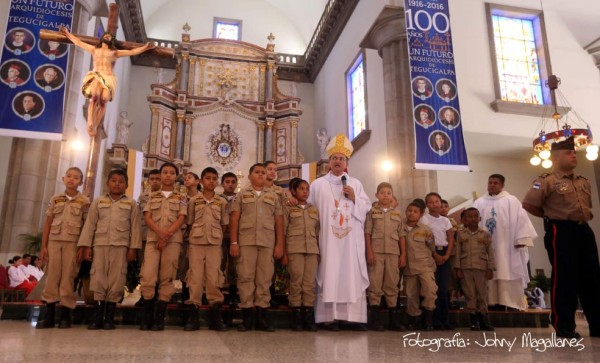 Bomberos rinden honor a la Virgen de Suyapa