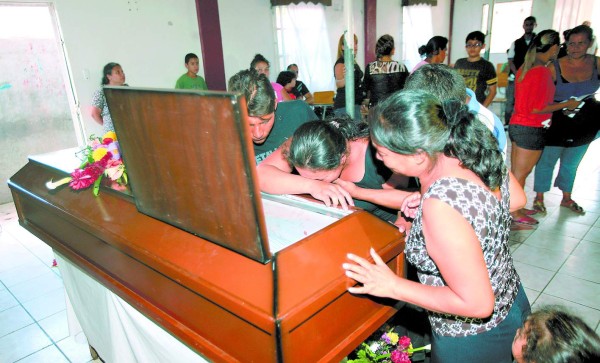 '¡Papito, no aguanto este dolor tan grande!”