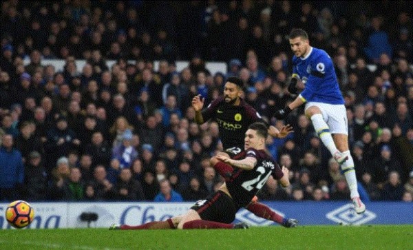 El Mánchester City se aleja del título tras perder 4-0 ante el Everton&nbsp; &nbsp;&nbsp;